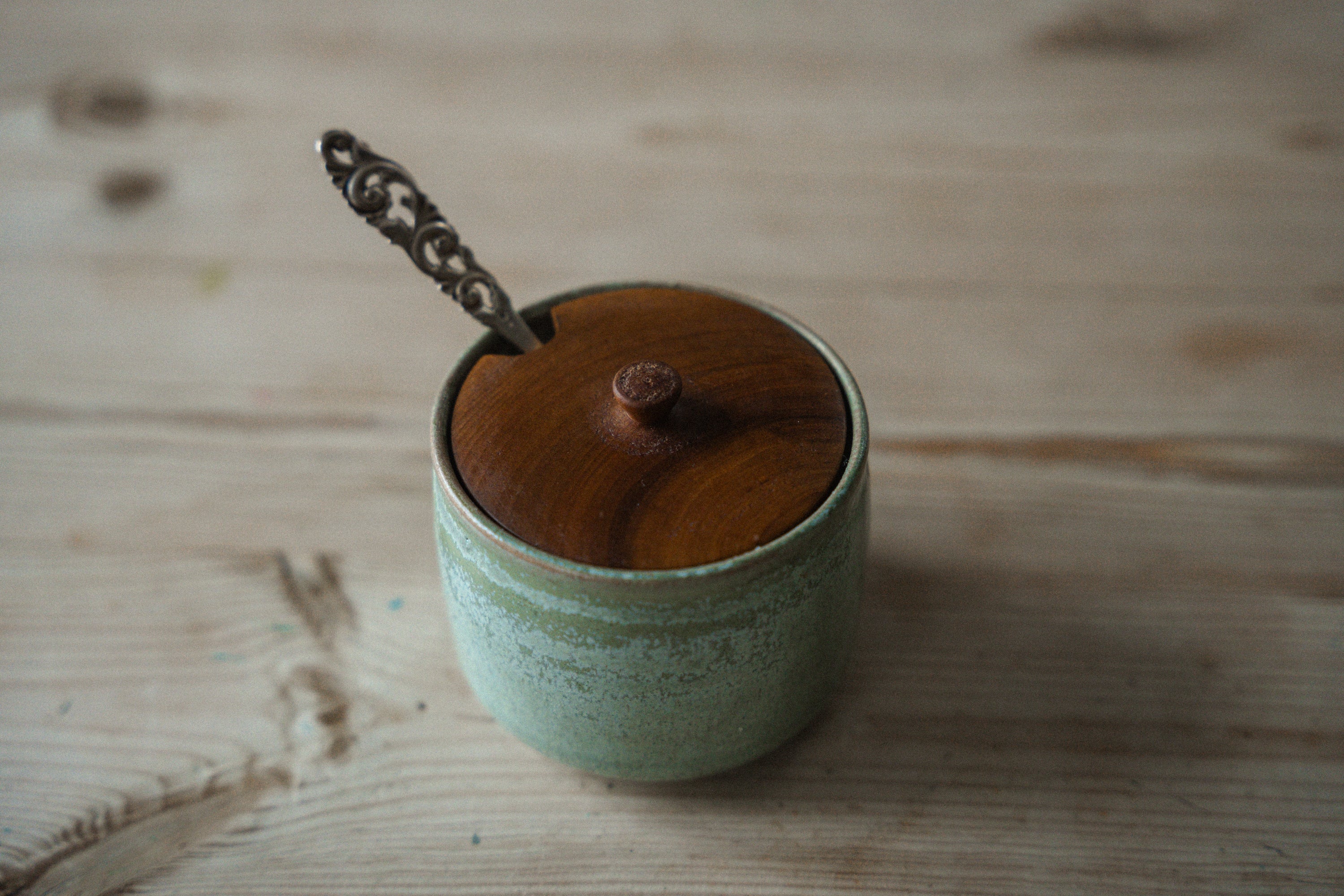 Sugar bowl - with wooden lid